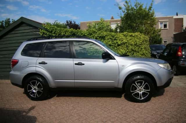 Subaru Forester (2012) thumbnail 2