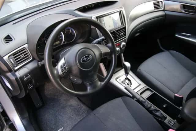 Subaru Forester (2012) thumbnail 3