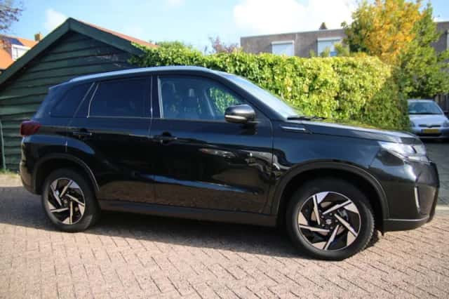 Suzuki Vitara (2025) thumbnail 3