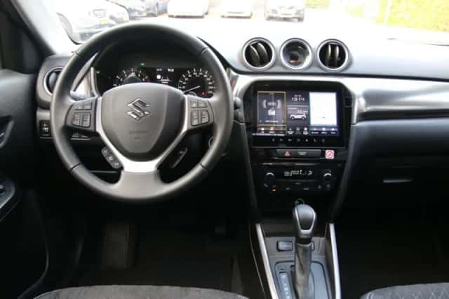 Suzuki Vitara (2025) thumbnail 5