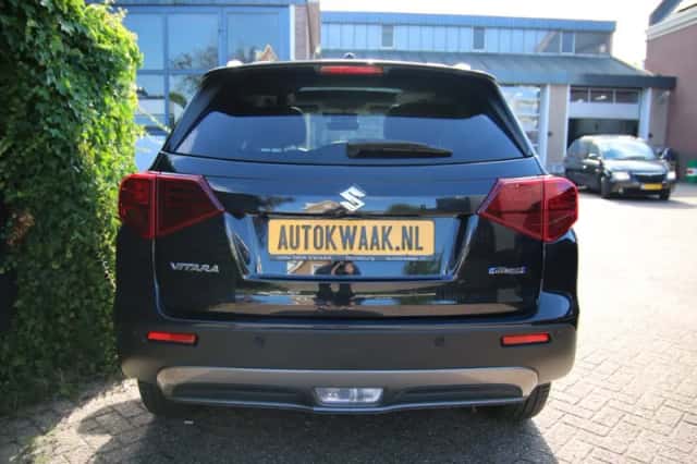 Suzuki Vitara (2025) thumbnail 6