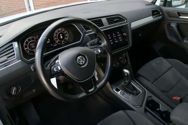 Volkswagen Tiguan (2018) thumbnail 4