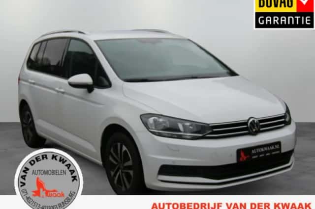 Volkswagen Touran (2021) thumbnail 2