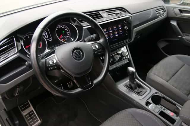 Volkswagen Touran (2021) thumbnail 4