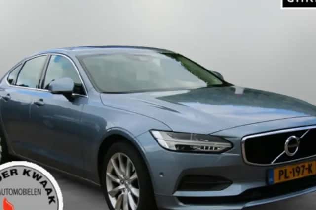 Volvo S90 (2017) thumbnail 1