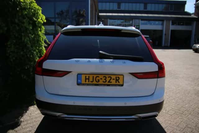 Volvo V90 (2019) thumbnail 6