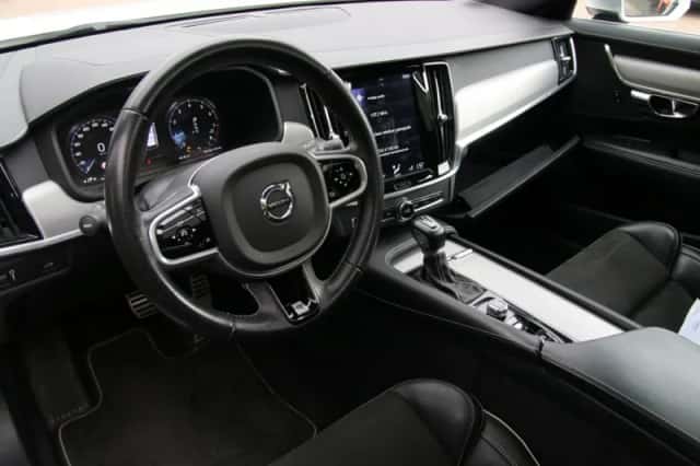 Volvo V90 (2018) thumbnail 3