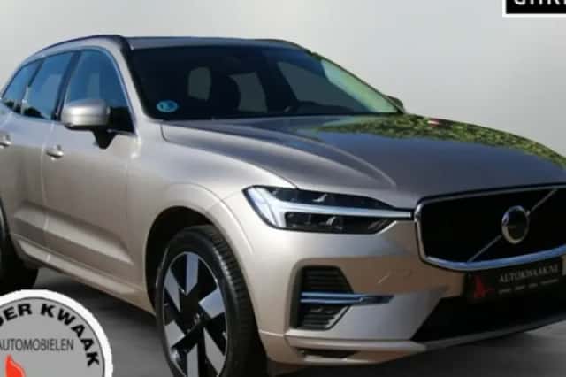 Volvo XC60 (2023) thumbnail 1