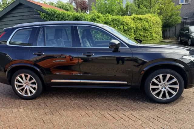 Volvo XC90 (2017) thumbnail 2