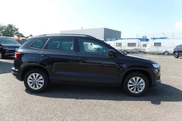 Škoda Karoq (2025) thumbnail 3