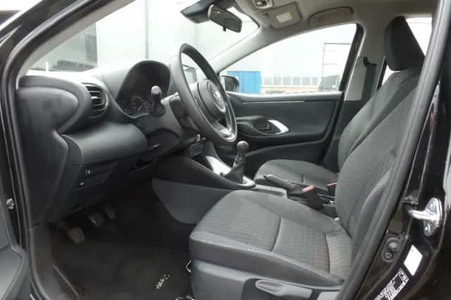 Toyota Yaris (2024) thumbnail 6