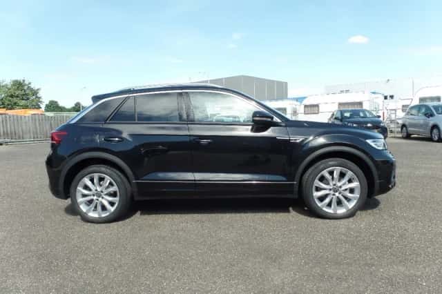 Volkswagen T-Roc (2025) thumbnail 3