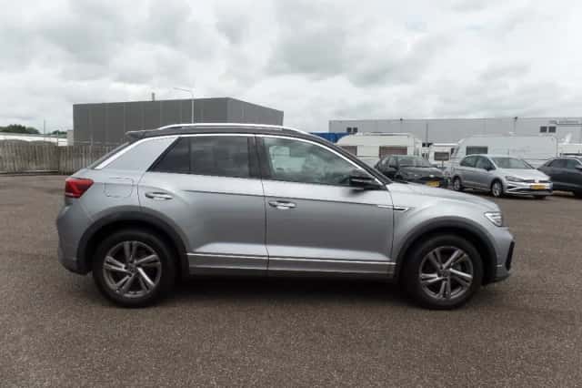 Volkswagen T-Roc (2025) thumbnail 3