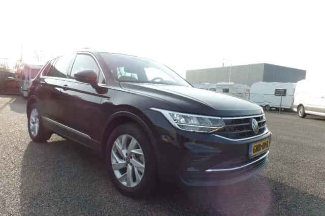 Volkswagen Tiguan (2023) thumbnail 2