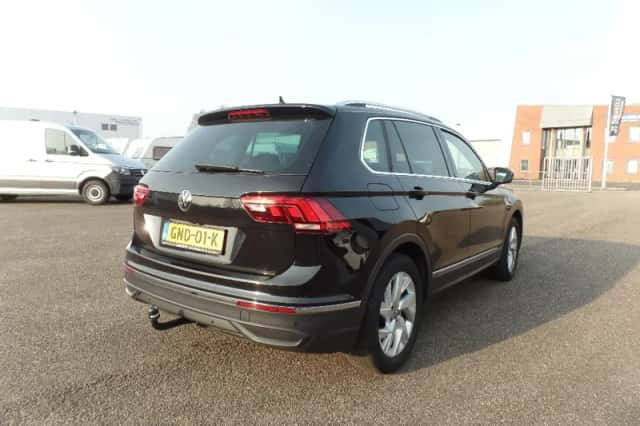Volkswagen Tiguan (2023) thumbnail 4