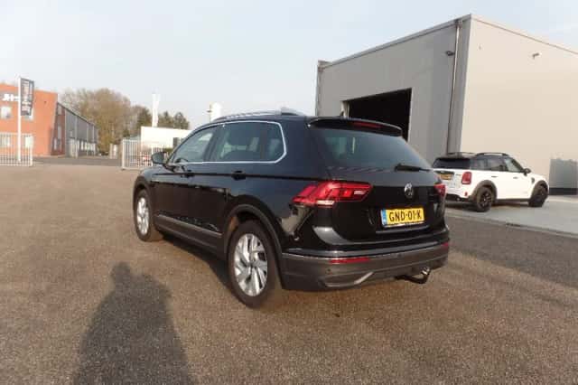 Volkswagen Tiguan (2023) thumbnail 5