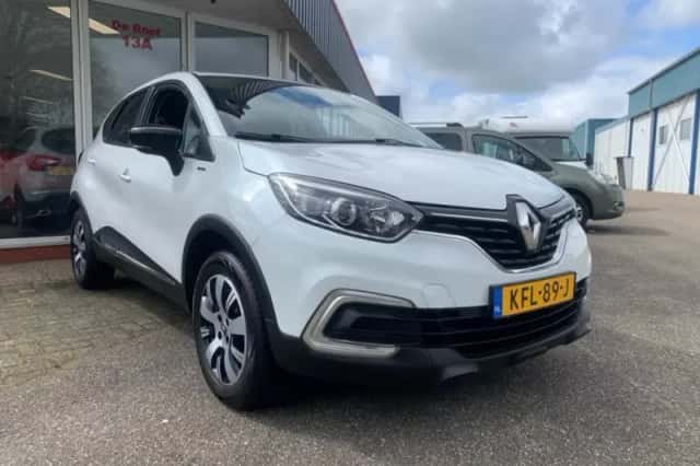 Renault Captur (2019) thumbnail 2