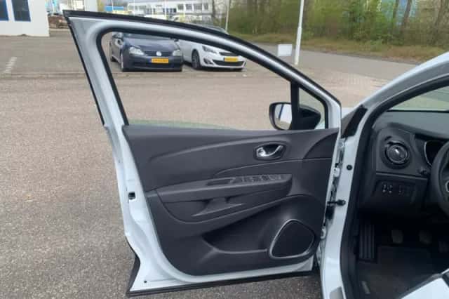 Renault Captur (2019) thumbnail 5