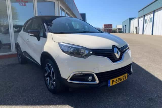 Renault Captur (2016) thumbnail 2
