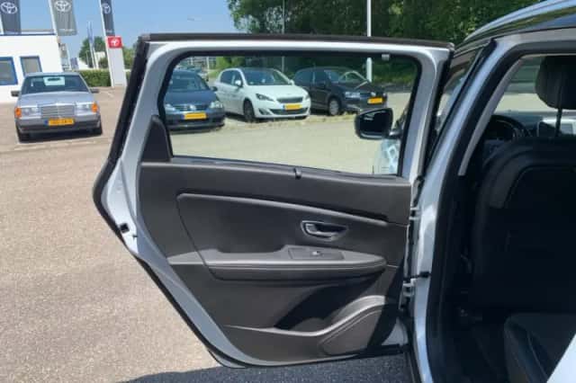 Renault Scénic (2017) thumbnail 6