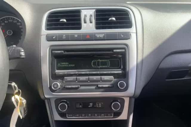Volkswagen Polo (2013) thumbnail 6