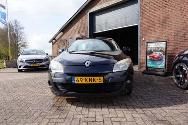 Renault Mégane (2010) thumbnail 2