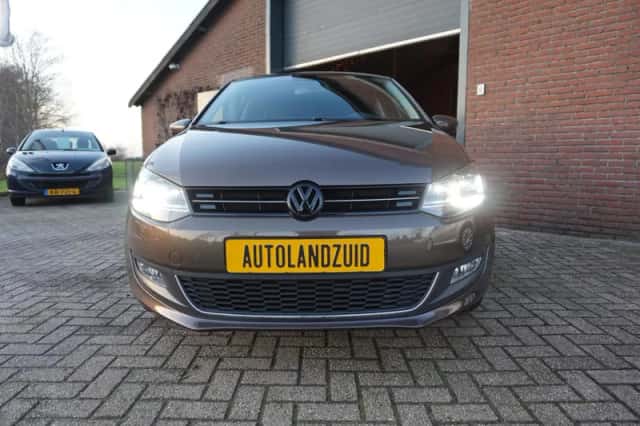 Volkswagen Polo (2013) thumbnail 2