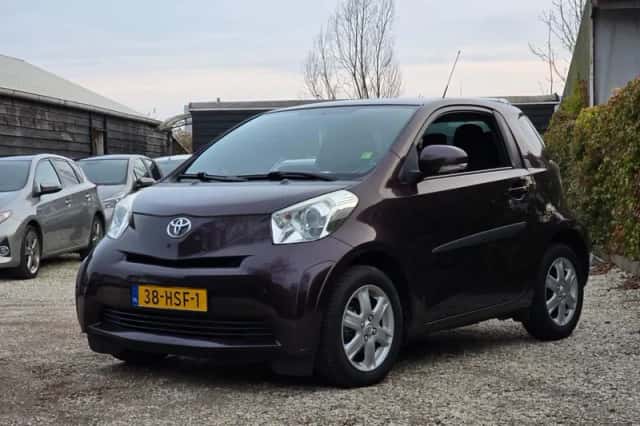 Toyota iQ (2009) thumbnail 1