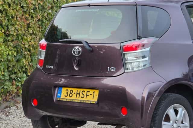 Toyota iQ (2009) thumbnail 5