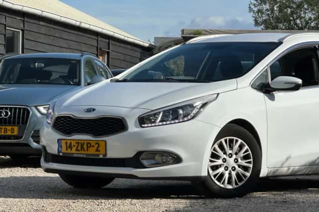 Kia Ceed (2012) thumbnail 2