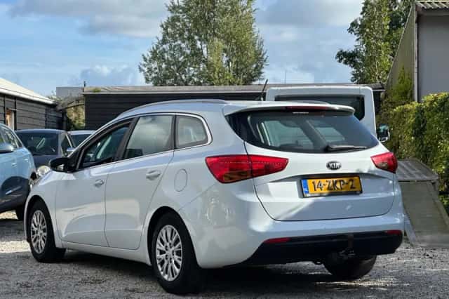 Kia Ceed (2012) thumbnail 4