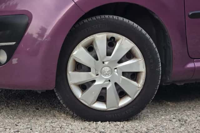Peugeot 107 (2013) thumbnail 3