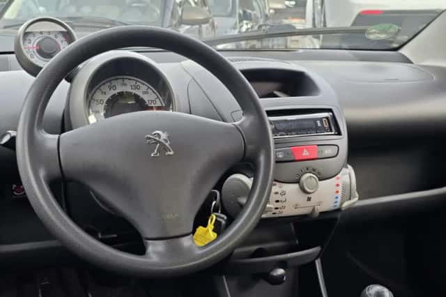 Peugeot 107 (2013) thumbnail 6