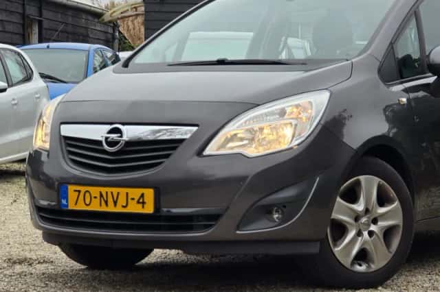 Opel Meriva (2010) thumbnail 2