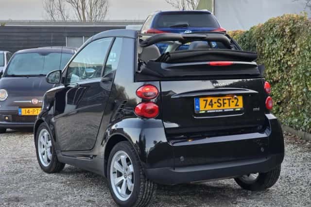 Smart ForTwo (2011) thumbnail 4