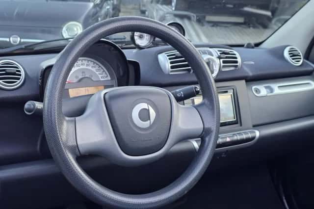 Smart ForTwo (2011) thumbnail 6