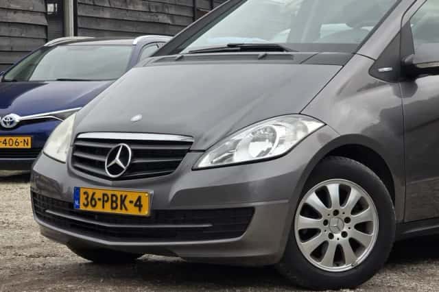 Mercedes-Benz A-Klasse (2011) thumbnail 2