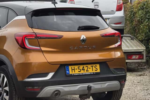 Renault Captur (2020) thumbnail 5
