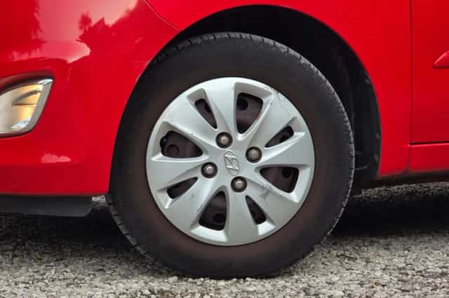 Hyundai i10 (2012) thumbnail 3