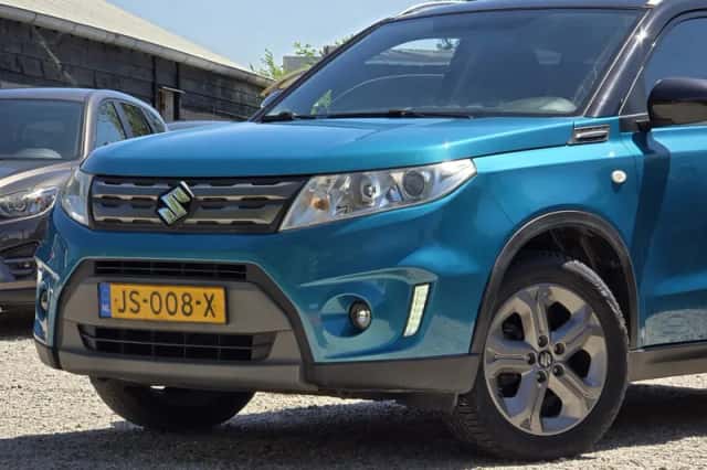 Suzuki Vitara (2016) thumbnail 2