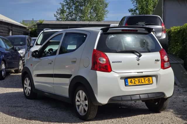 Suzuki Alto (2012) thumbnail 4