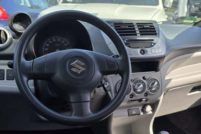 Suzuki Alto (2012) thumbnail 6