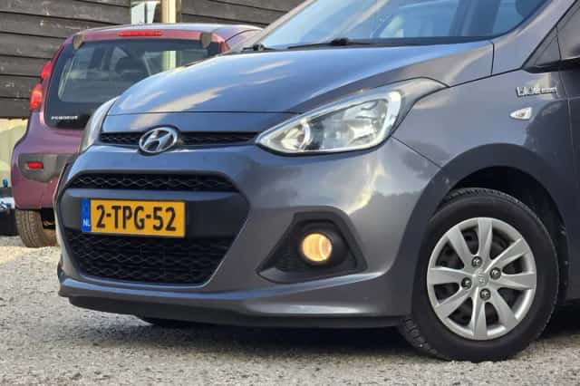 Hyundai i10 (2014) thumbnail 2