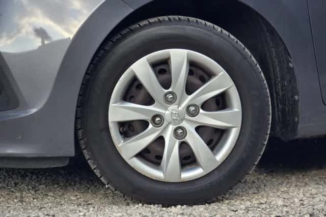 Hyundai i10 (2014) thumbnail 3
