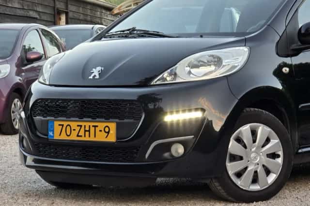 Peugeot 107 (2012) thumbnail 2