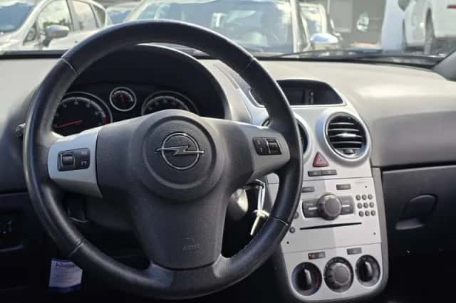 Opel Corsa (2012) thumbnail 6