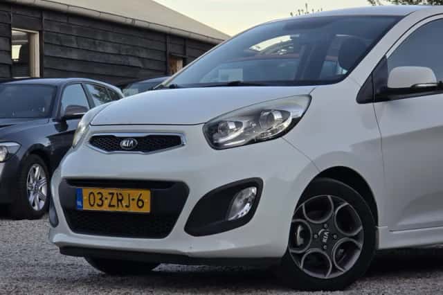 Kia Picanto (2013) thumbnail 2