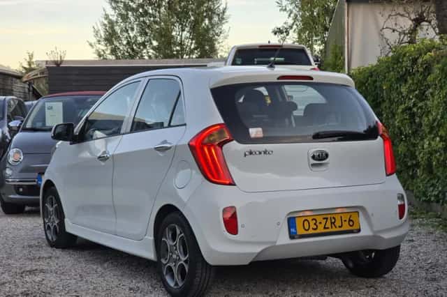 Kia Picanto (2013) thumbnail 4