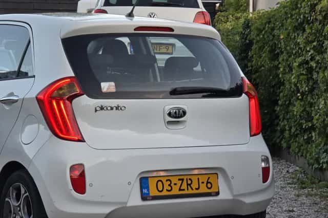 Kia Picanto (2013) thumbnail 5