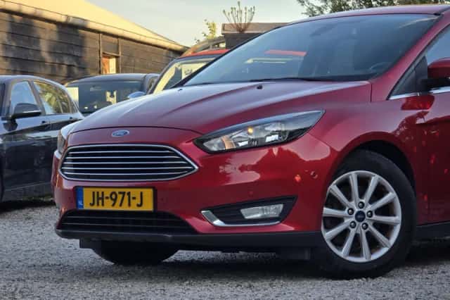 Ford Focus (2016) thumbnail 2